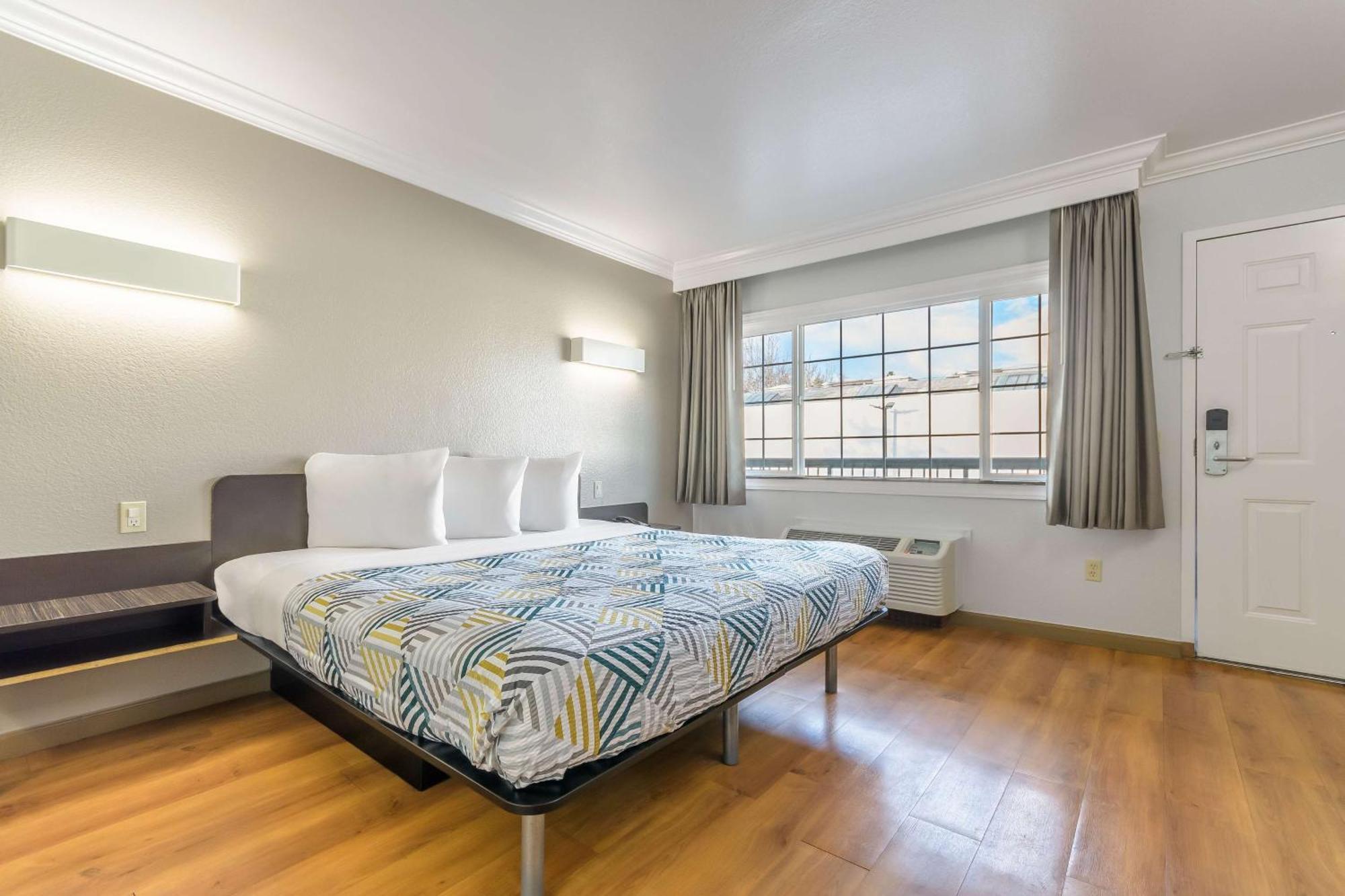 Motel 6-San Jose, Ca - Convention Center Екстер'єр фото