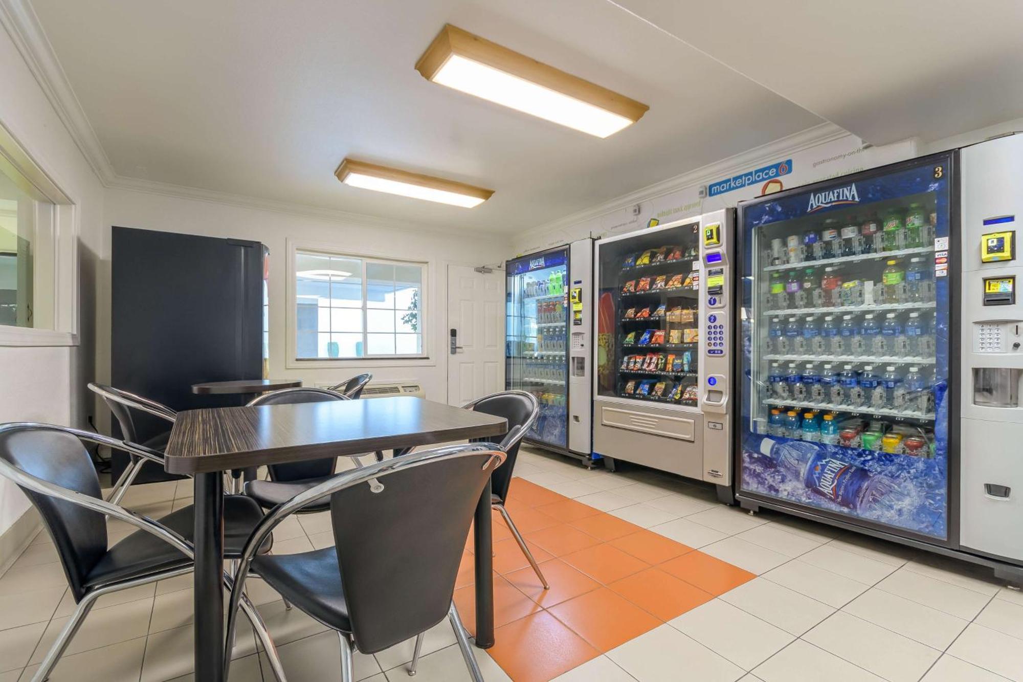 Motel 6-San Jose, Ca - Convention Center Екстер'єр фото