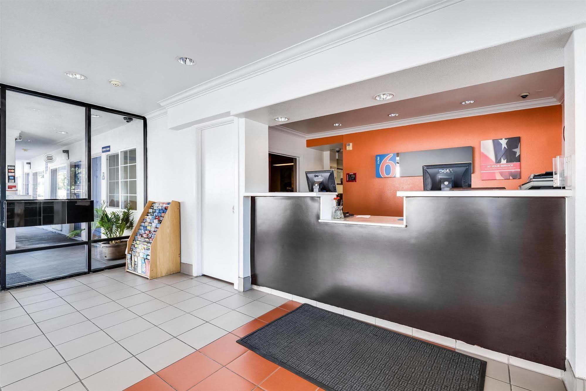 Motel 6-San Jose, Ca - Convention Center Екстер'єр фото